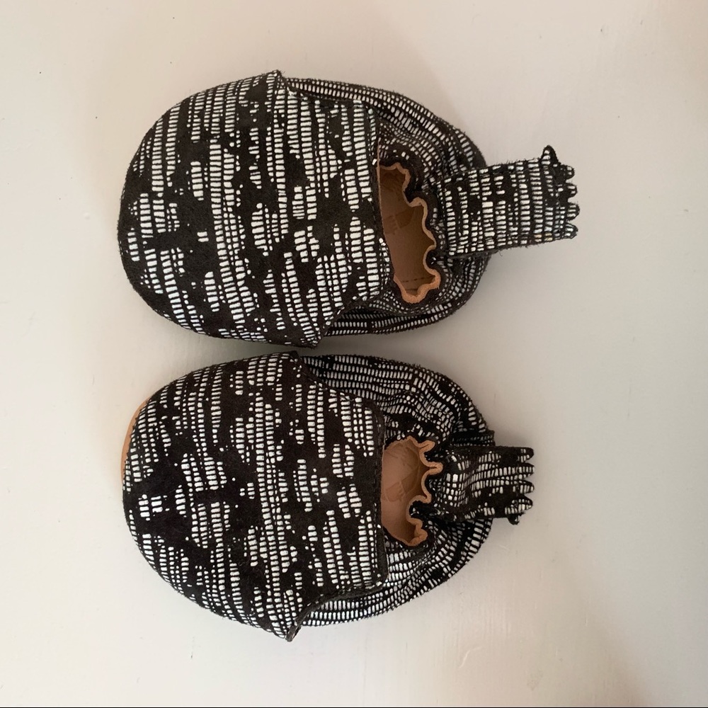 EZPZ Easy-peasy leather baby slippers 0-6 mo
